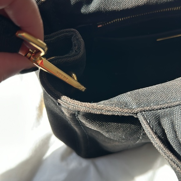 Prada Canada Tote w/ strap 🖤 - Picture 3 of 7